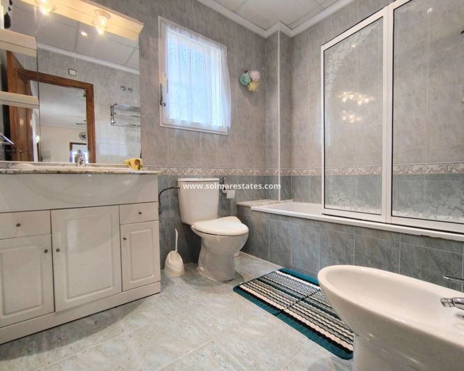 Image No.12-3 Bed Villa for sale