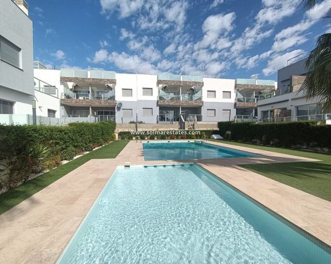 Image No.1-Appartement de 2 chambres à vendre à Punta Prima