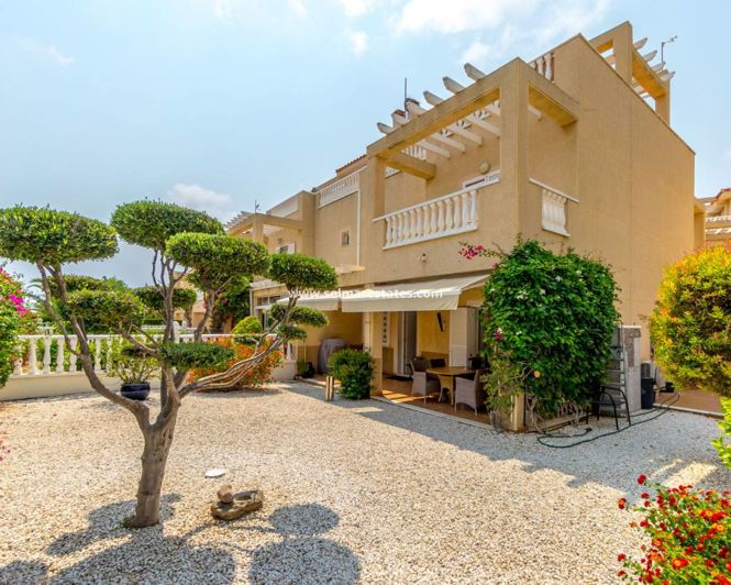 Image No.1-3 Bed Townhouse for sale