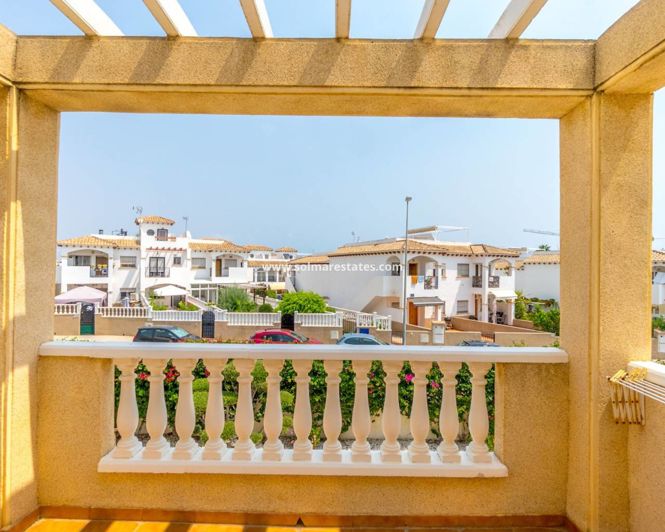 Image No.19-3 Bed Townhouse for sale