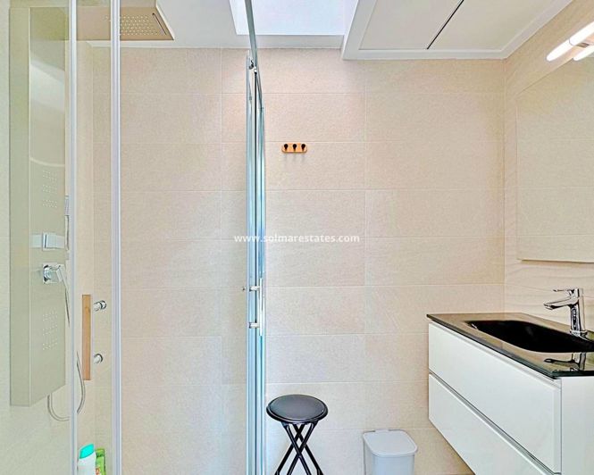 Image No.21-3 Bed Townhouse for sale