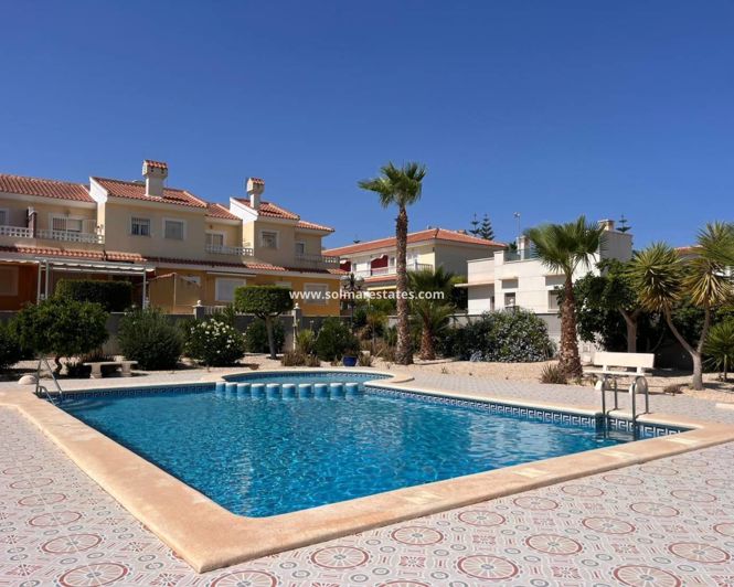Image No.1-3 Bed Townhouse for sale