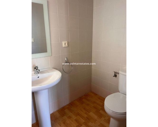 Image No.13-3 Bed Townhouse for sale