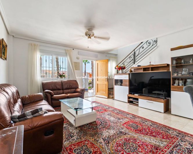 Image No.20-3 Bed Townhouse for sale