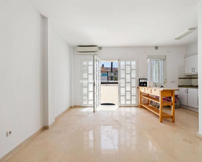 Image No.23-3 Bed Townhouse for sale