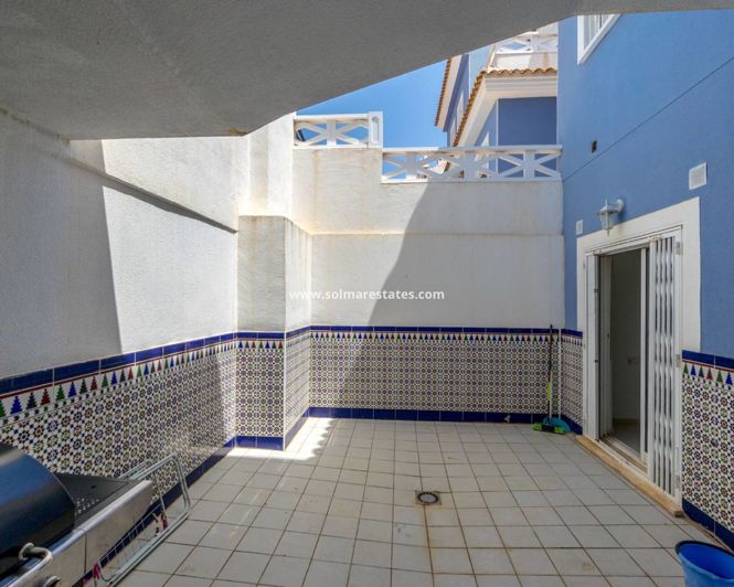 Image No.30-3 Bed Townhouse for sale