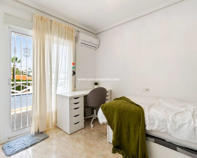 Image No.7-3 Bed Townhouse for sale