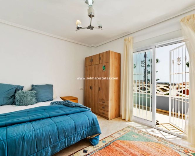 Image No.8-3 Bed Townhouse for sale