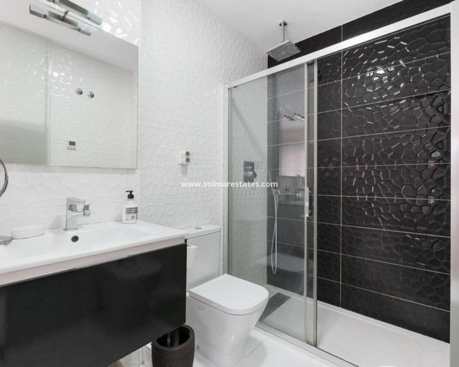 Image No.13-Appartement de 2 chambres à vendre à Los Altos