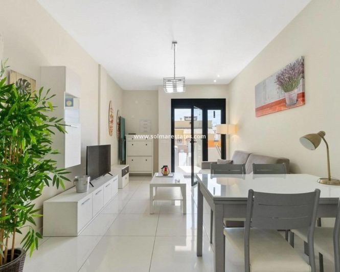 Image No.5-Appartement de 2 chambres à vendre à Los Altos