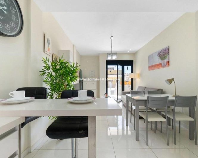 Image No.9-Appartement de 2 chambres à vendre à Los Altos