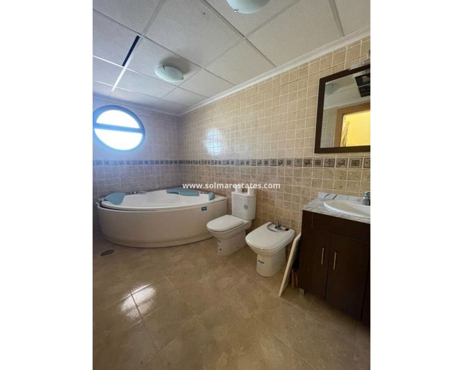 Image No.17-4 Bed Villa for sale