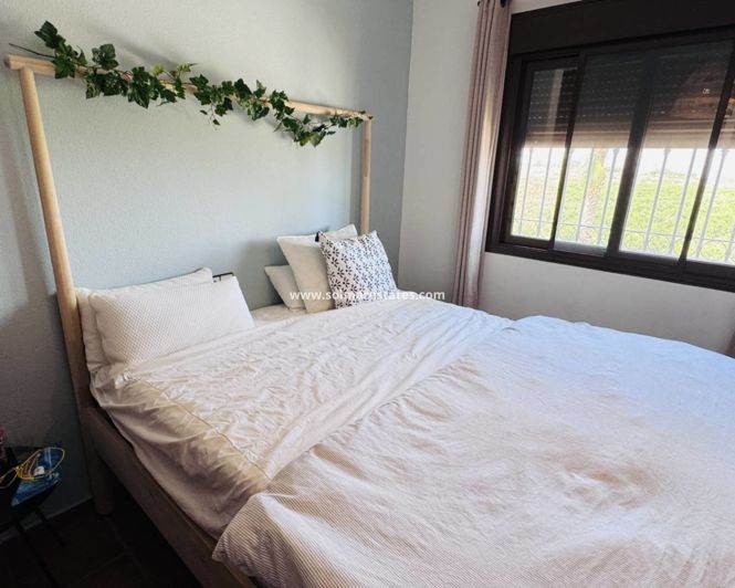 Image No.13-3 Bed House for sale