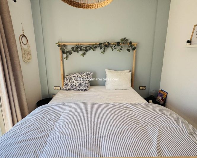 Image No.16-3 Bed House for sale