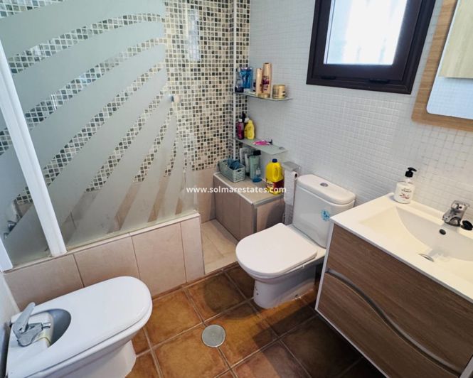 Image No.17-3 Bed House for sale