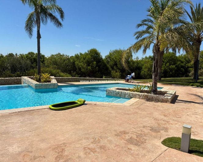 Image No.36-3 Bed Villa for sale