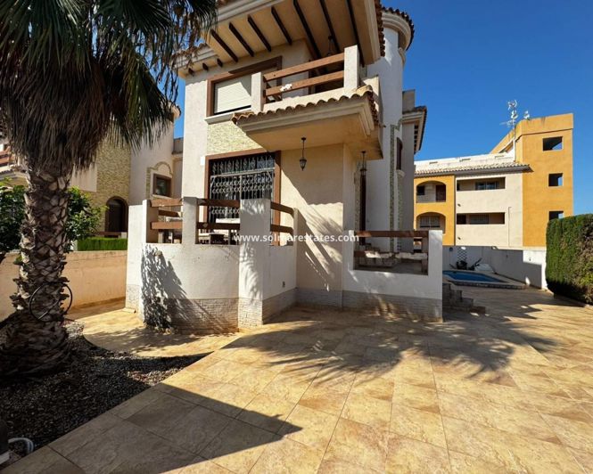 Image No.22-4 Bed Villa for sale