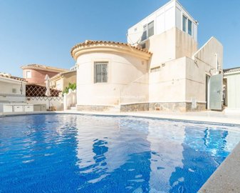 Villa de 4 chambres à vendre à Pinar de Campoverde