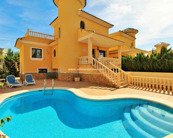 Image No.1-3 Bed Villa for sale