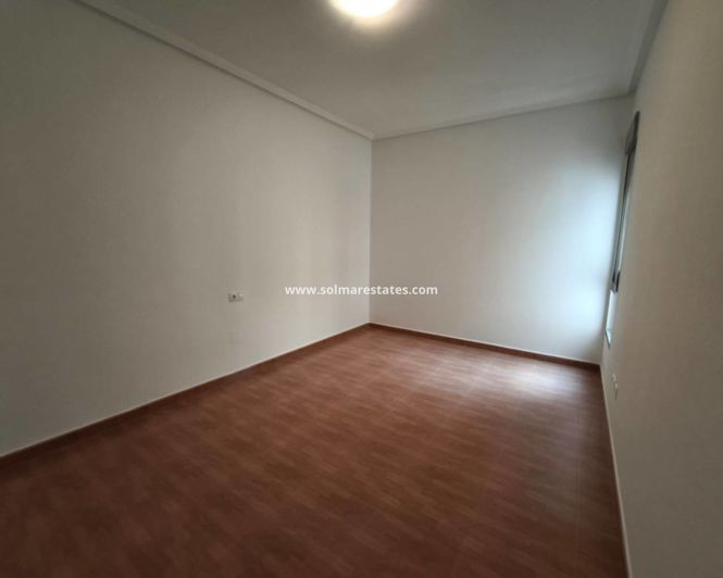 Image No.18-3 Bed Apartment for sale