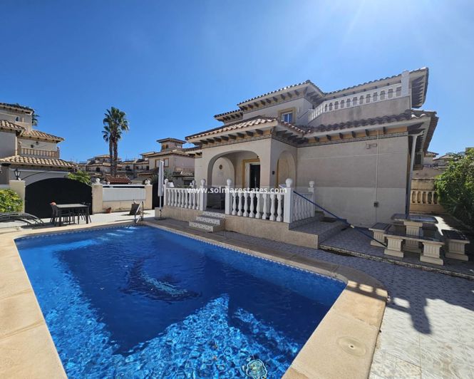 Image No.1-4 Bed Villa for sale