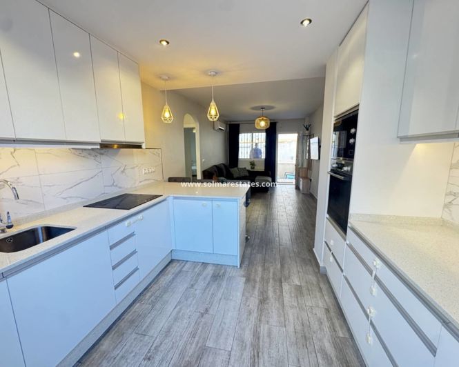 Image No.18-2 Bed Apartment for sale