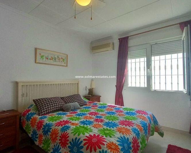 Image No.20-3 Bed House for sale