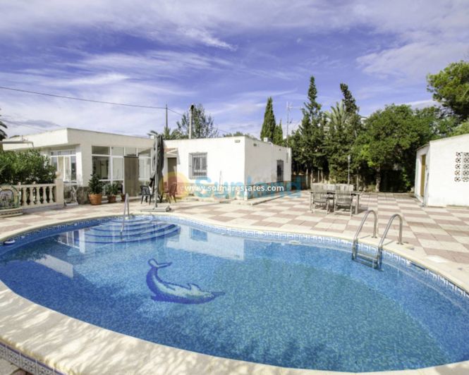 Image No.1-4 Bed Villa for sale