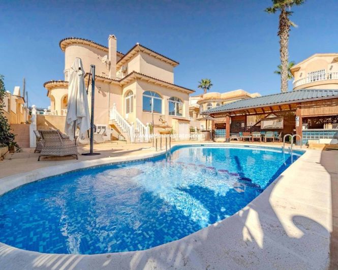 Image No.1-Villa de 6 chambres à vendre à Villamartin