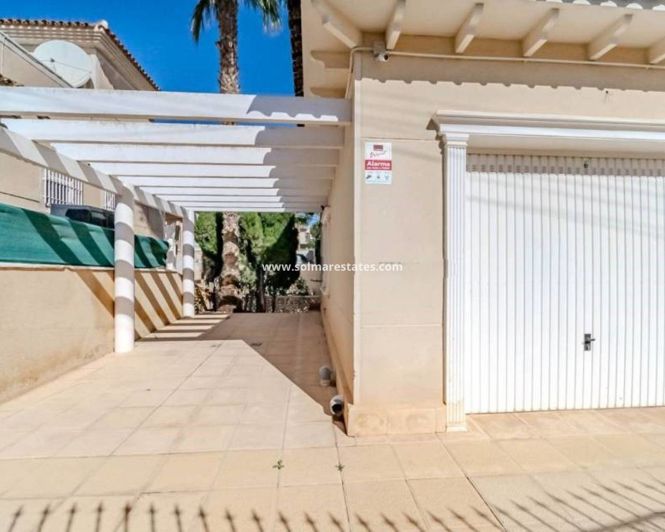 Image No.12-6 Bed Villa for sale