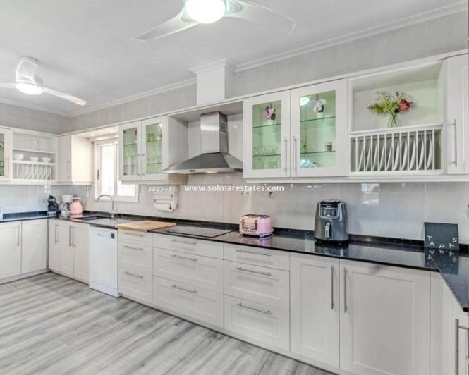 Image No.19-6 Bed Villa for sale