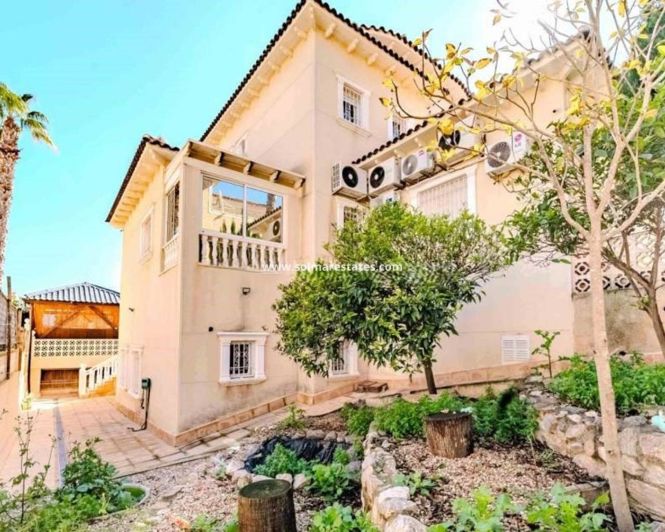 Image No.26-6 Bed Villa for sale