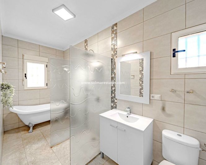 Image No.31-6 Bed Villa for sale