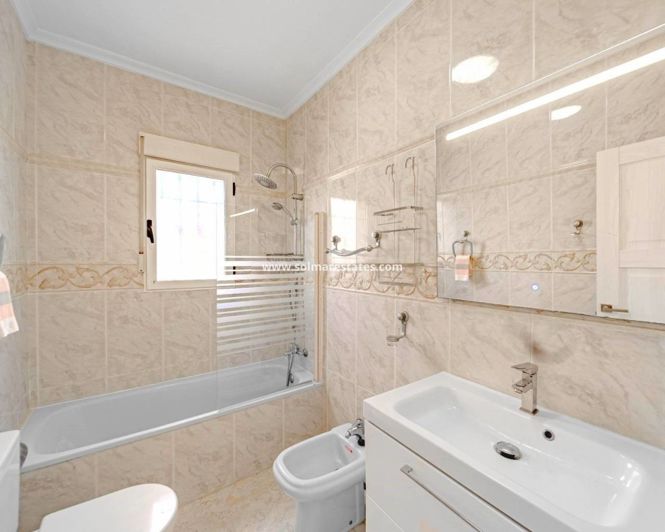 Image No.34-6 Bed Villa for sale