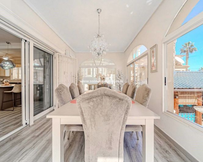 Image No.35-6 Bed Villa for sale