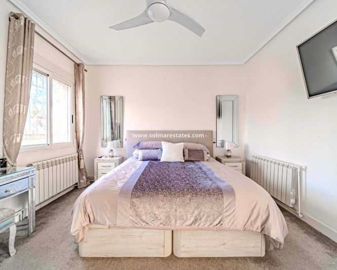 Image No.36-6 Bed Villa for sale