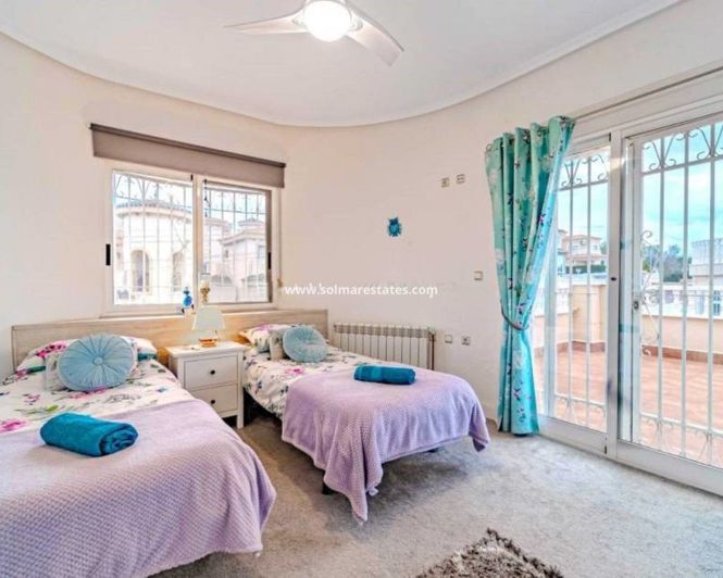 Image No.37-6 Bed Villa for sale