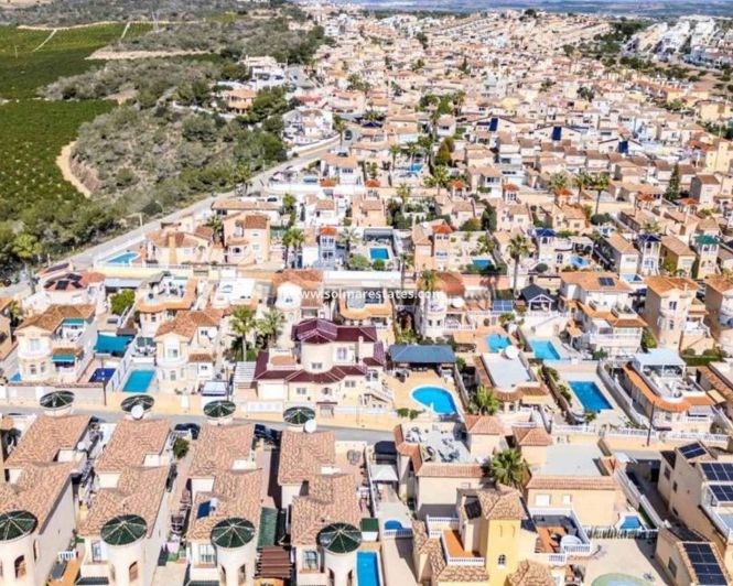 Image No.4-6 Bed Villa for sale