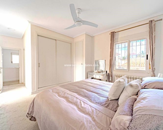 Image No.41-6 Bed Villa for sale