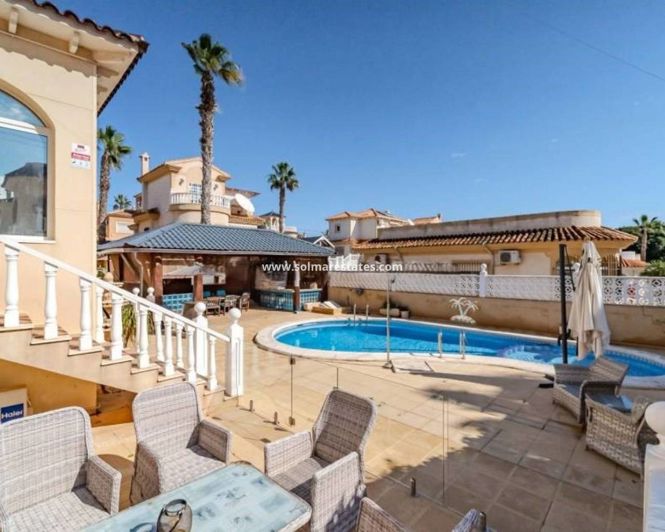 Image No.7-6 Bed Villa for sale