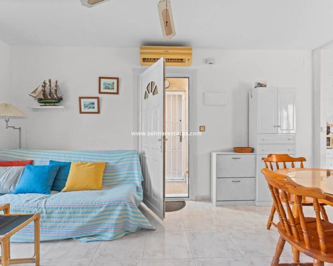 Image No.3-Appartement de 2 chambres à vendre à Torrevieja