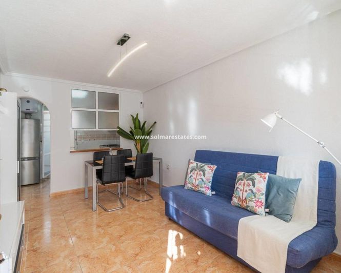 Image No.2-Bungalow de 2 chambres à vendre à Torrevieja