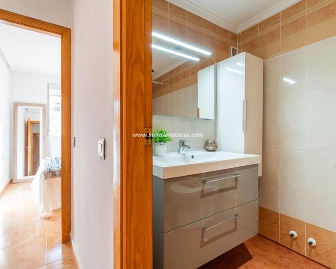 Image No.21-2 Bed Bungalow for sale