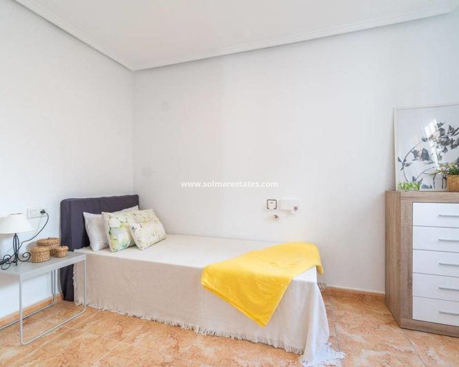 Image No.25-2 Bed Bungalow for sale