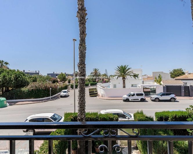 Image No.15-2 Bed Townhouse for sale