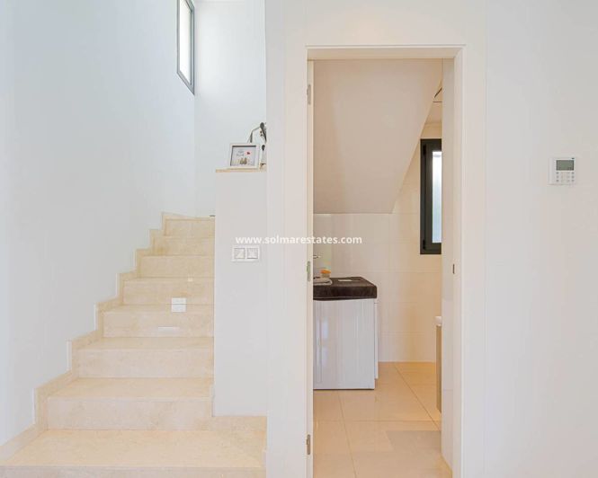 Image No.17-4 Bed Villa for sale