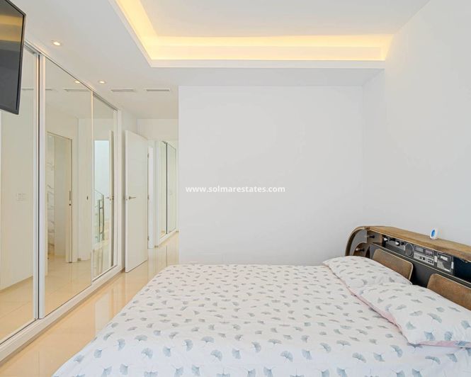 Image No.34-4 Bed Villa for sale
