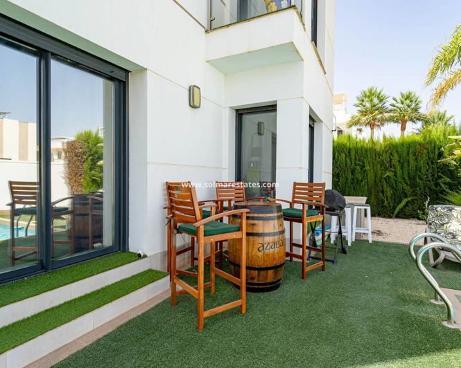 Image No.4-4 Bed Villa for sale