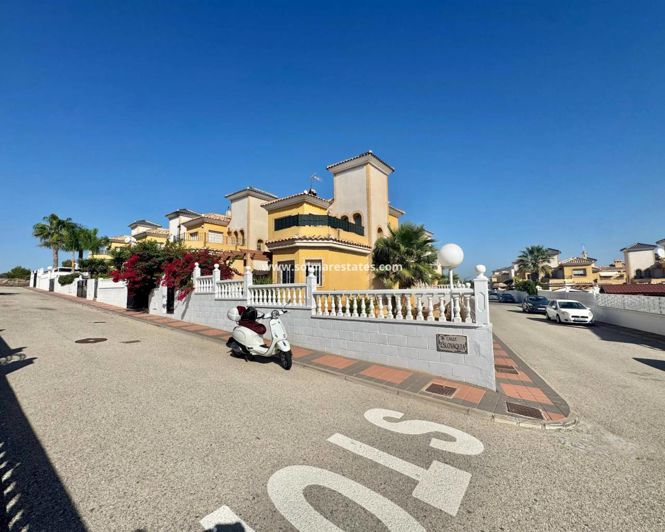 Image No.1-3 Bed Villa for sale