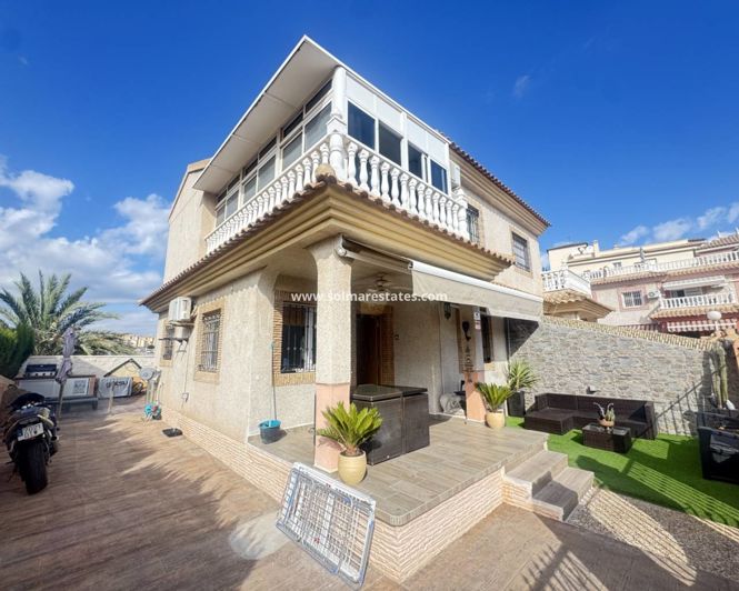 Image No.1-Maison de 4 chambres à vendre à Playa Flamenca